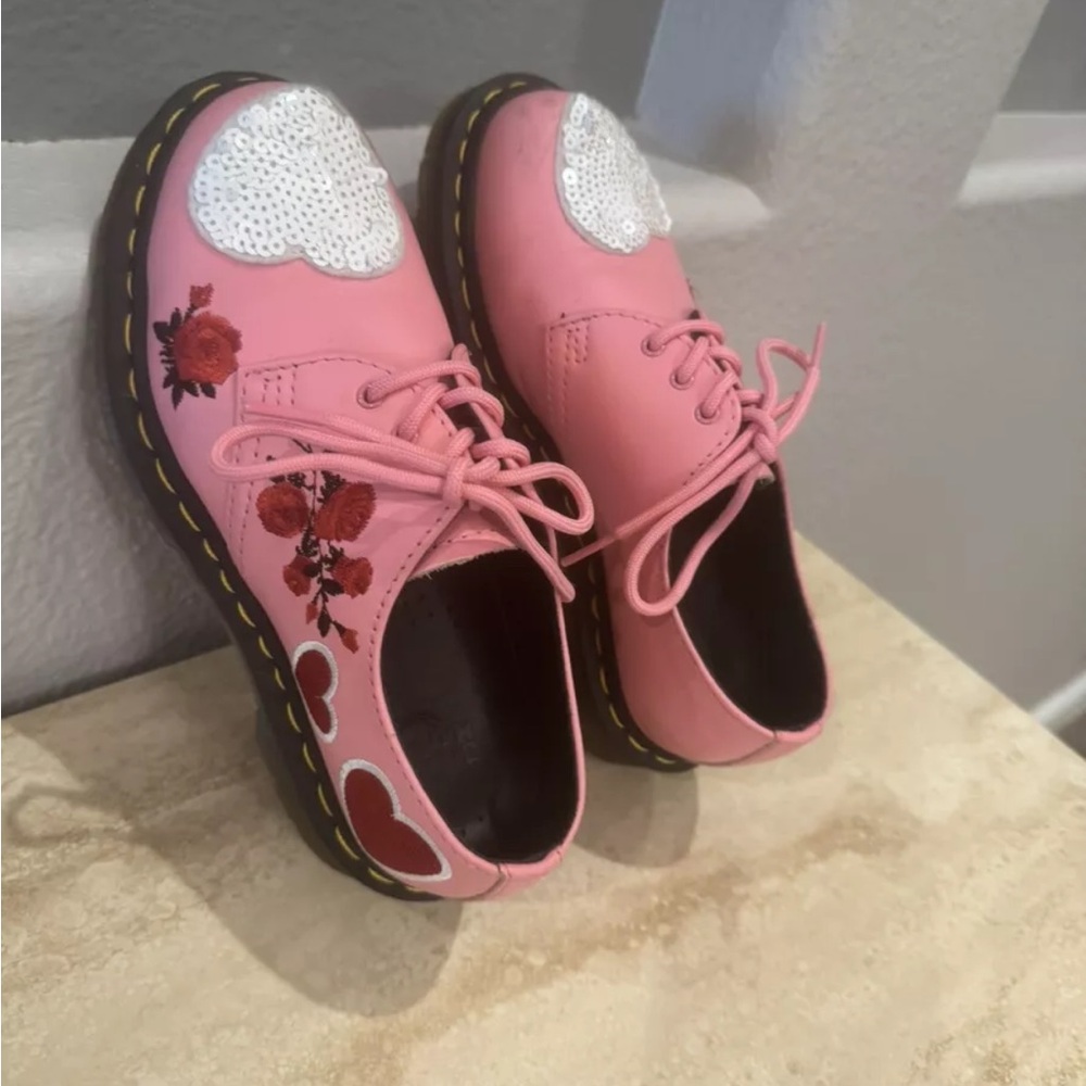 Dr Martens pink embellished sequin heart Oxford shoes size US 5 women’s